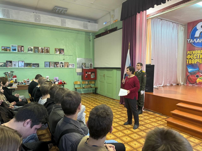 ЕЖЕНЕДЕЛЬНАЯ ЛИНЕЙКА В БОЛОГОВСКОМ КОЛЛЕДЖЕ - Бологовский колледж