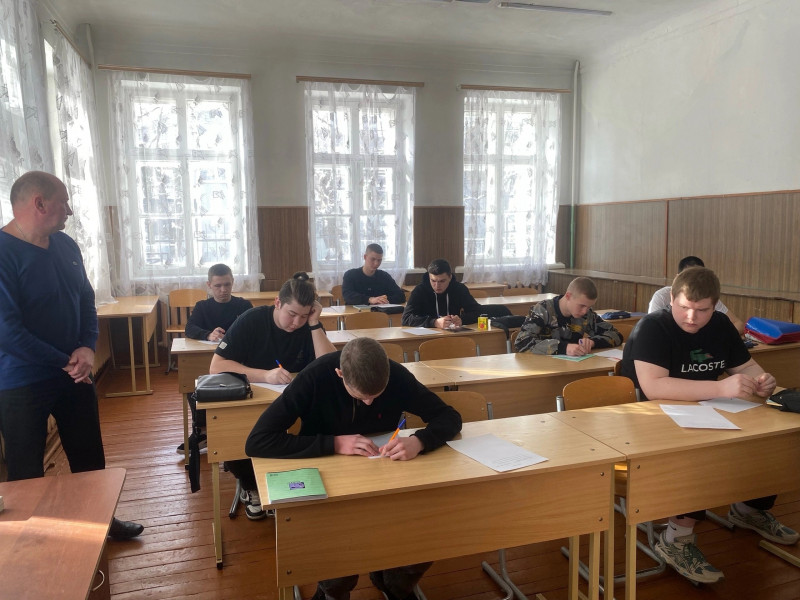 МЕСЯЧНИК ПО ПРОФЕССИЯМ И СПЕЦИАЛЬНОСТЯМ - Бологовский колледж