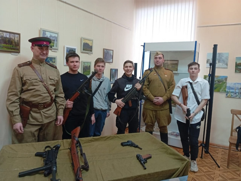  ГБПОУ "Бологовский колледж" посетили городской музей им. Н.И. Дубровицкого - Бологовский колледж
